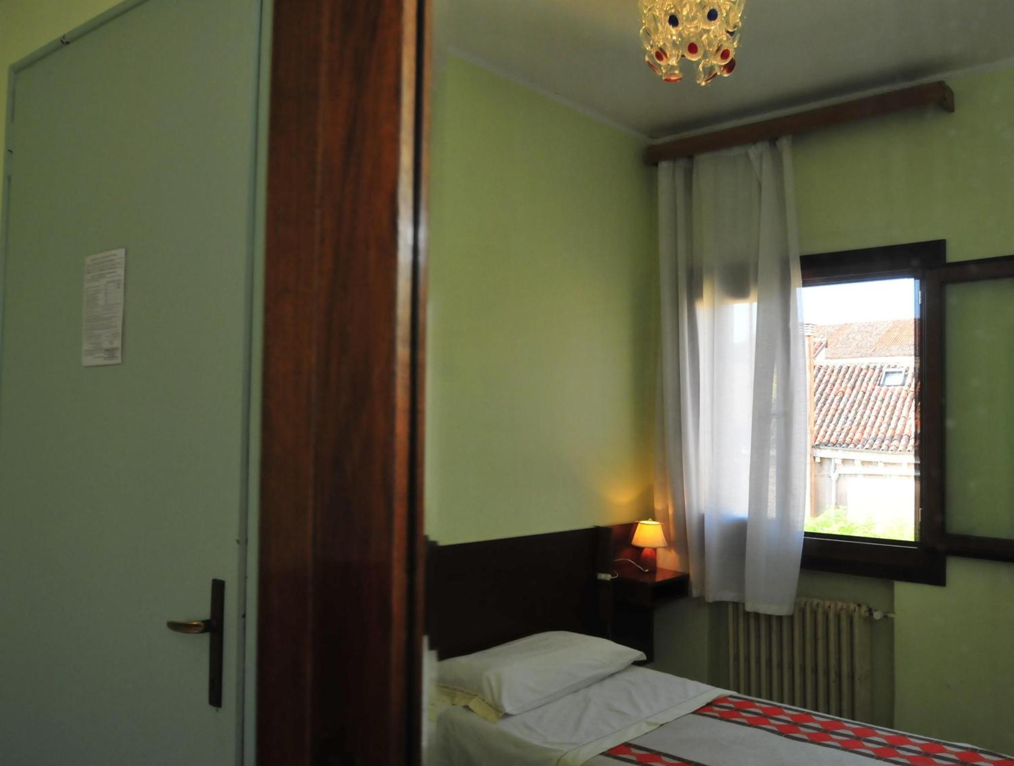 Locanda Sant'Anna Hotel Venecia Habitación foto